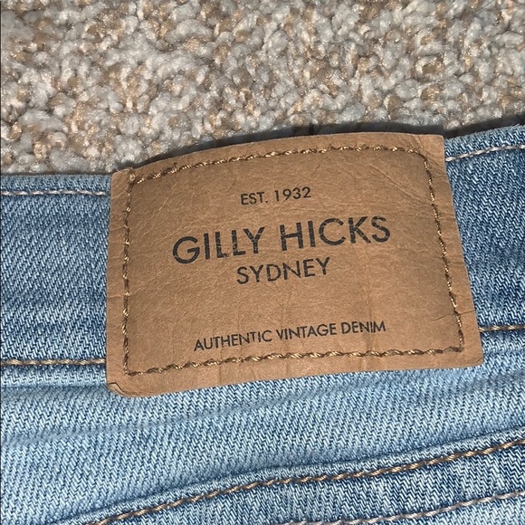 Gilly Hicks distressed shorts - Picture 3 of 4